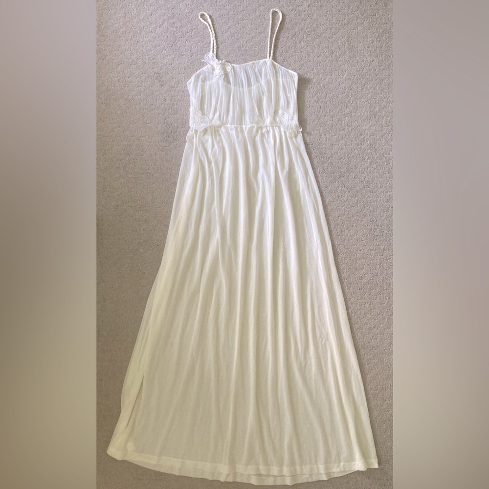 Vintage '50s Kickernick white sheer night gown, 34.
